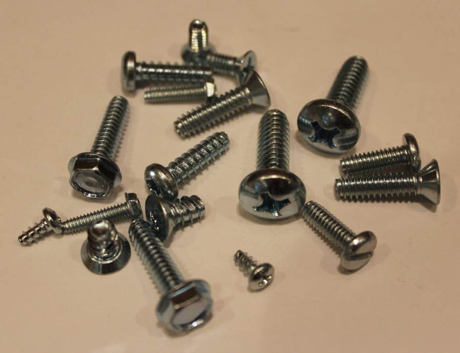 Thread forming screws